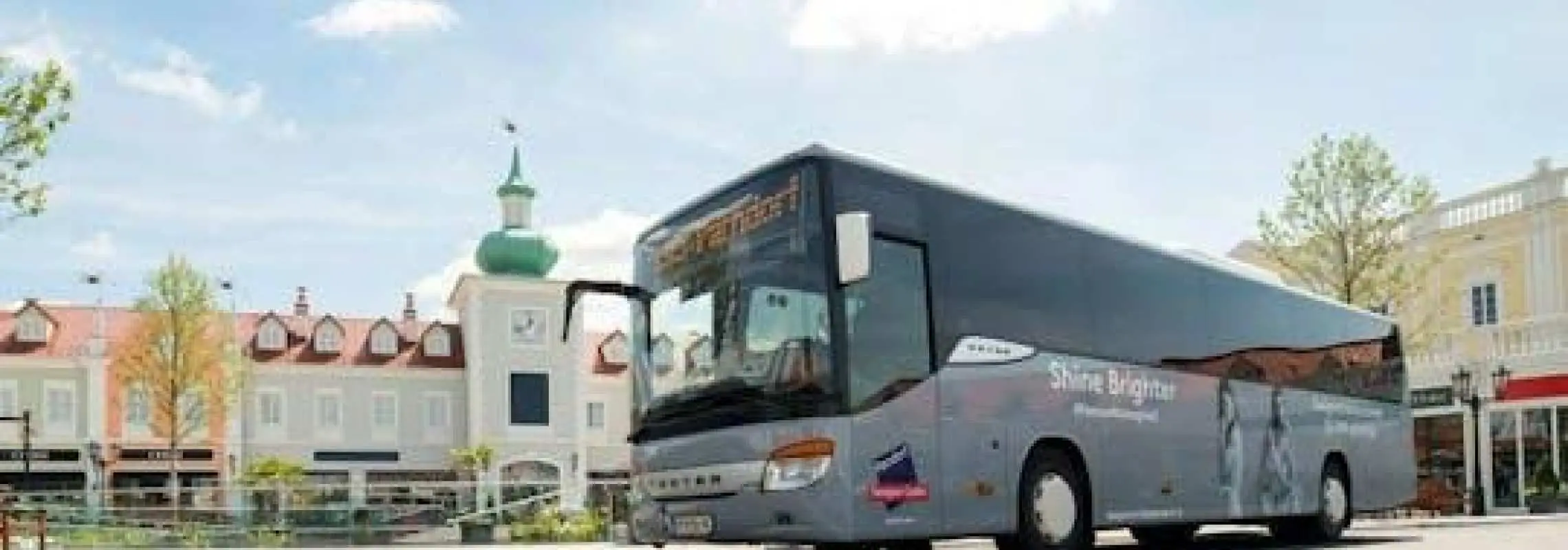 Shuttle bus from Vienna to Designer Outlet Parndorf with free time