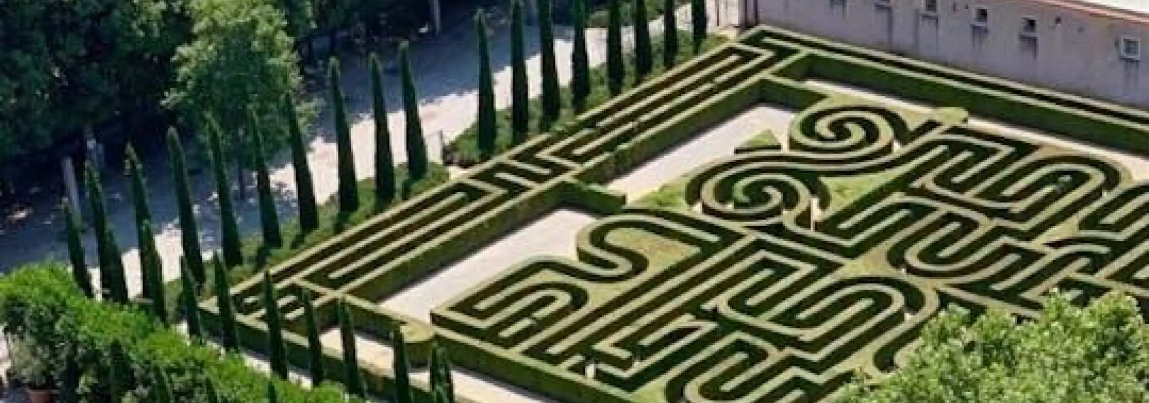 Borges Labyrinth tour with audio guide
