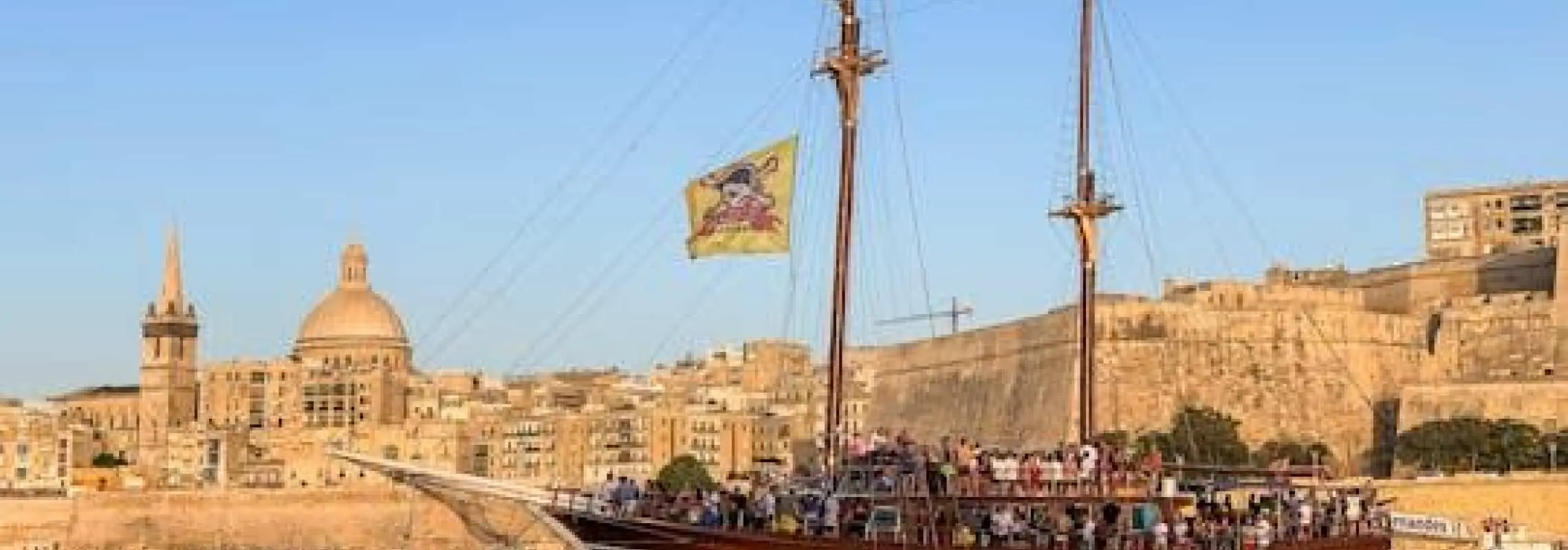 Pirate boat party with DJ, drinks and night swim in Malta