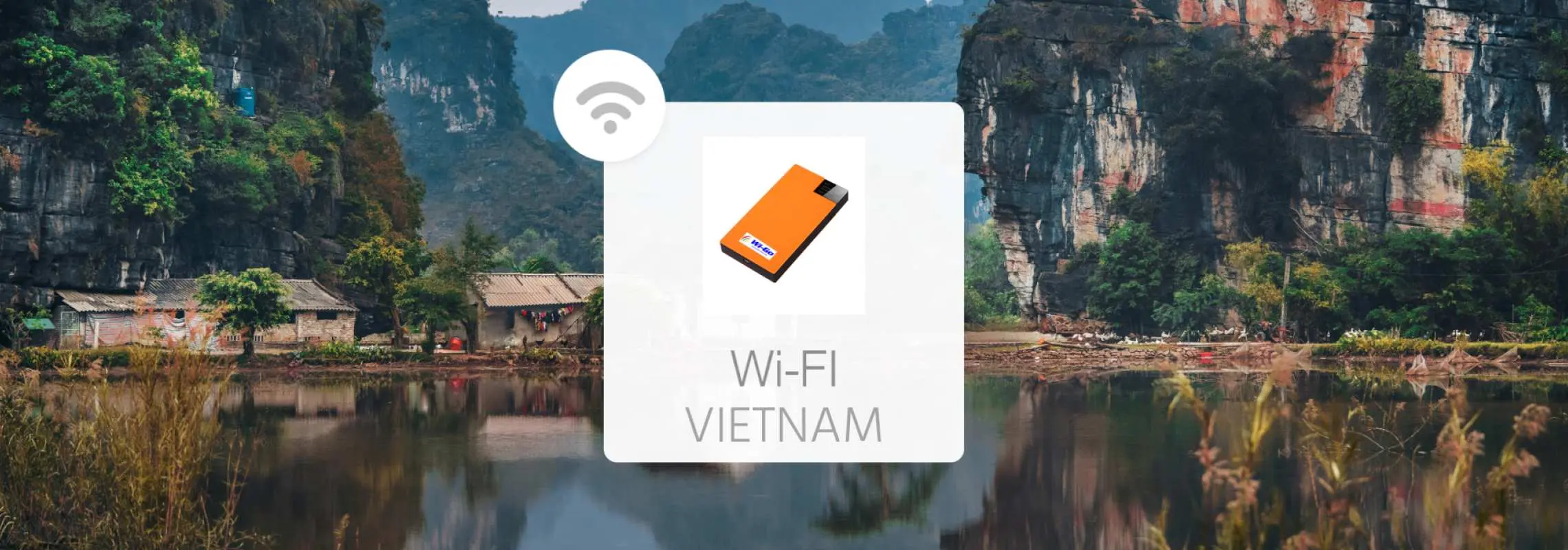 越南喀斯特山水風景照中，疊加橘色WiFi分享器與訊號圖示，象徵旅遊越南享4G高速無限上網，連線便利不中斷。