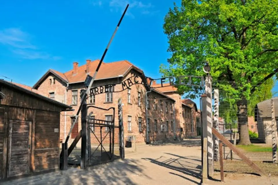 Auschwitz-Birkenau guided tour plus lunch and pickup from Krakow - KKday