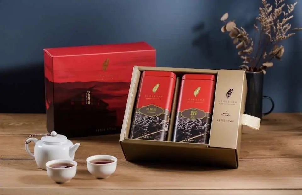 日月潭紅茶 4缶セット 貸切】台中発 台湾紅茶の名産地「日月潭」ツアー＜日本語ドライバー