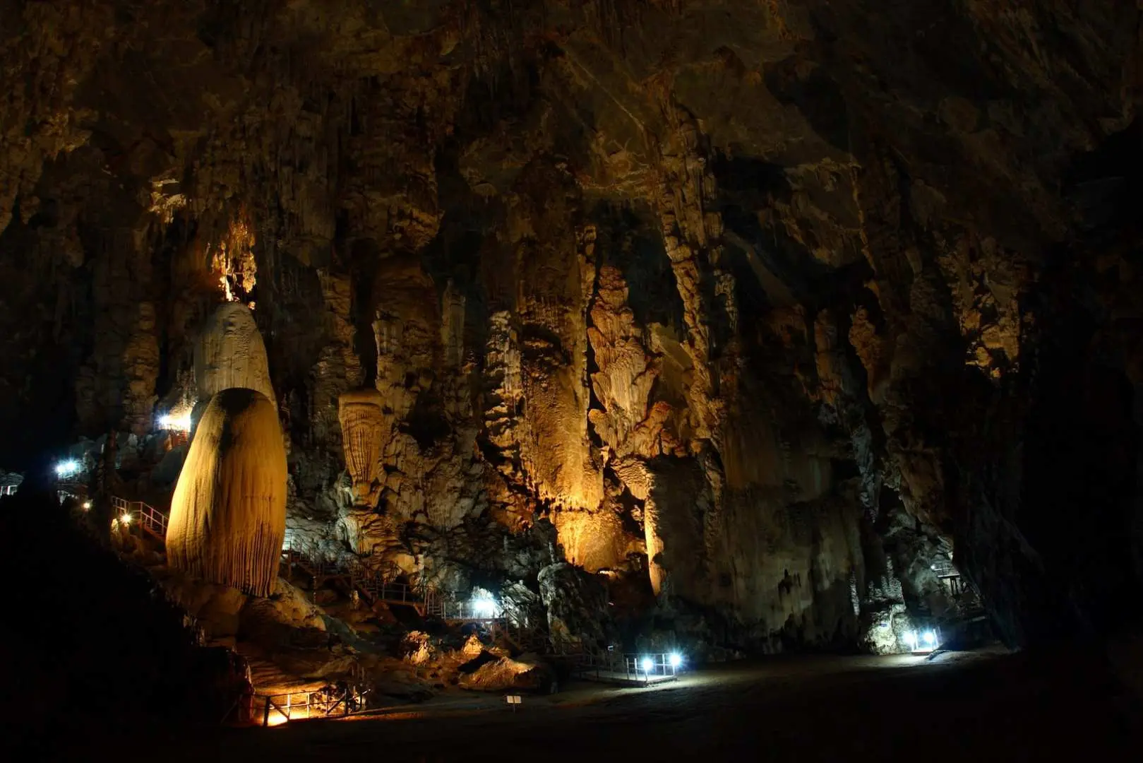 Witness the enormous Phu Pha Phet Cave