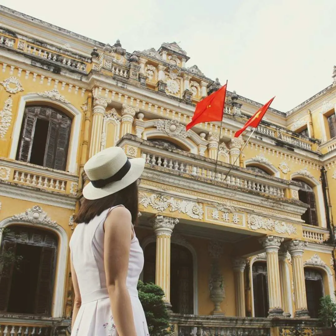 Visit An Dinh Palace, which owns the majestic beauty of Eurasian architecture over 100 years old |@phuonganhviolet