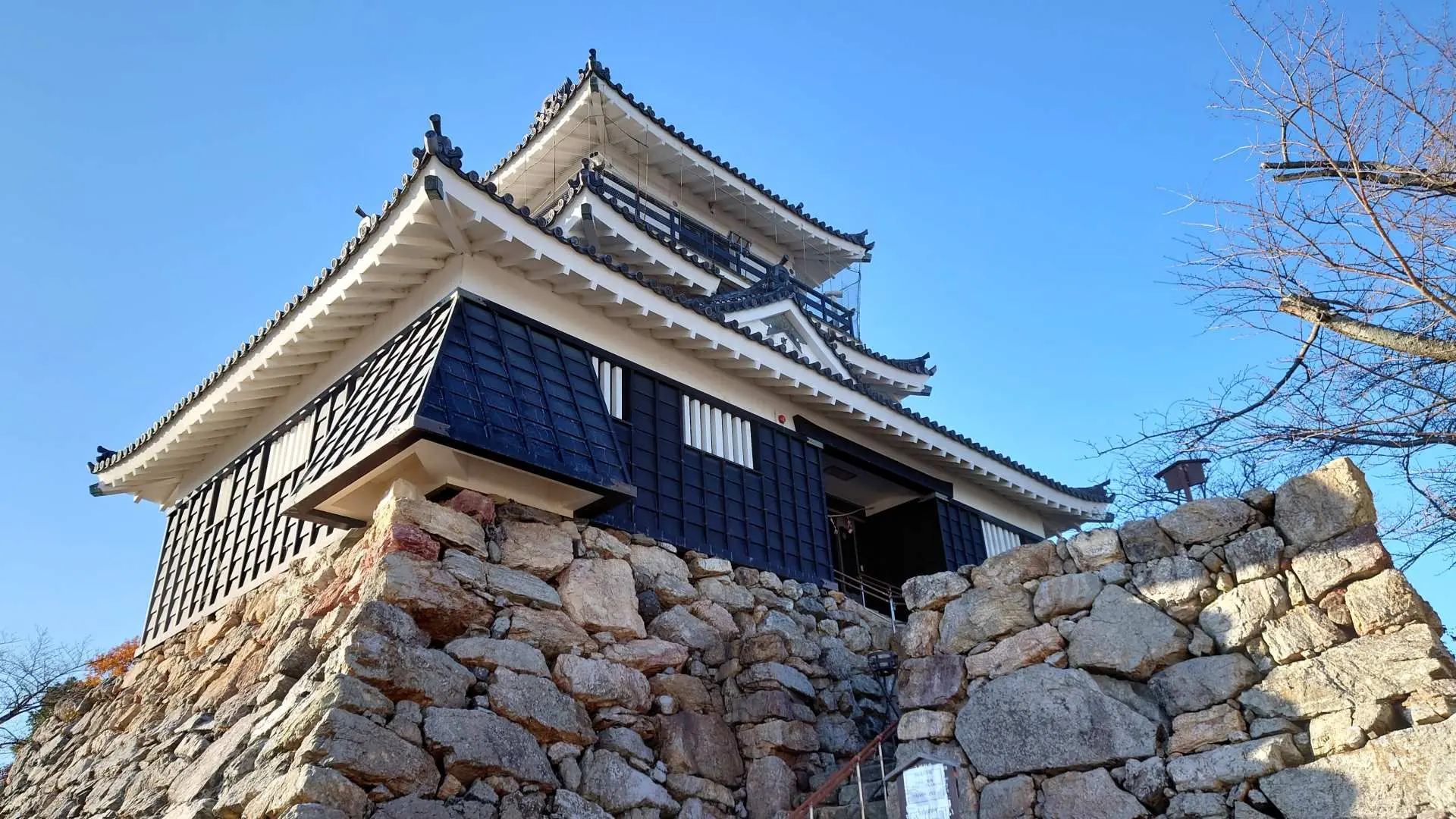 濱松城又稱為出世城，江戶時代為濱松藩藩主居城。