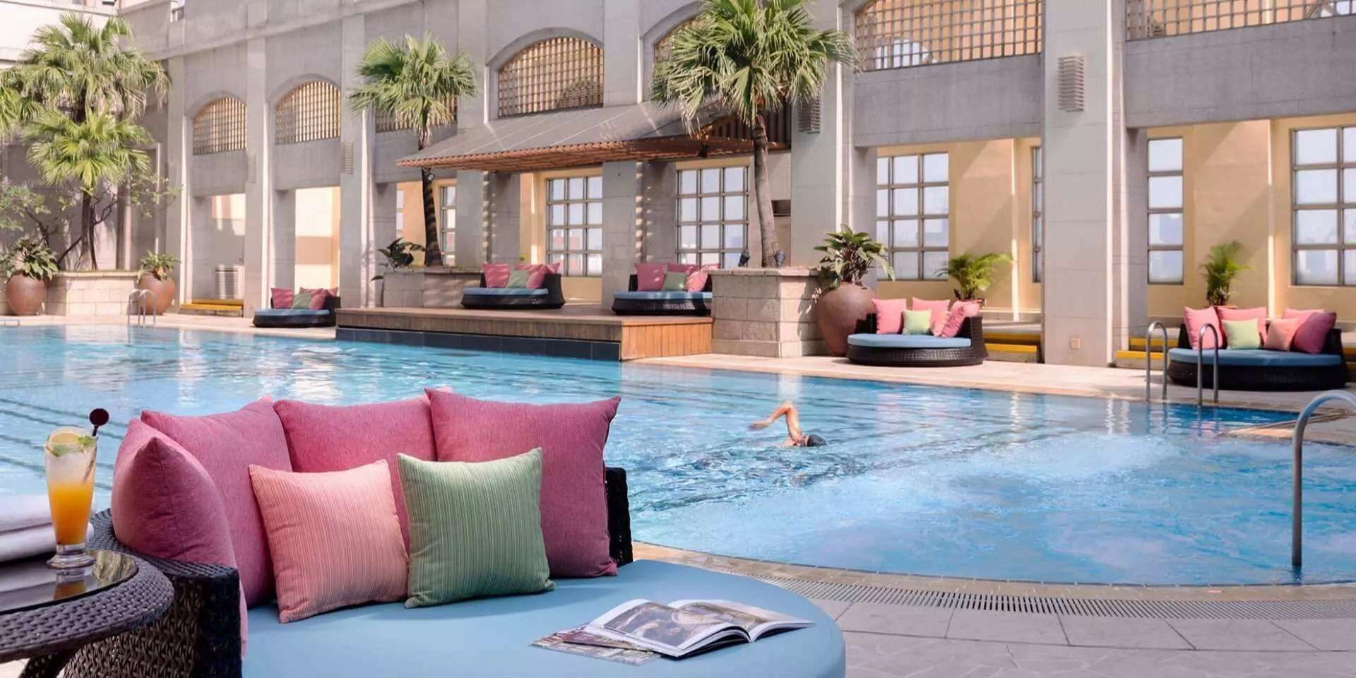 11楼室外游泳池