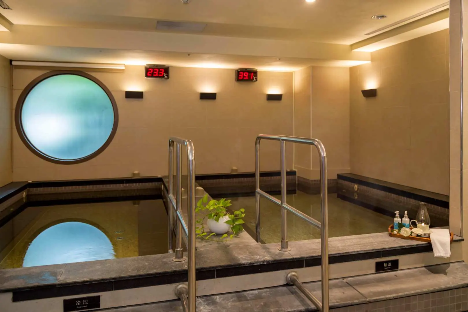 Taichung Harbor Hotel & Round Trip High Speed ​​Rail Ticket｜Near Taichung Mitsui Outlet Park