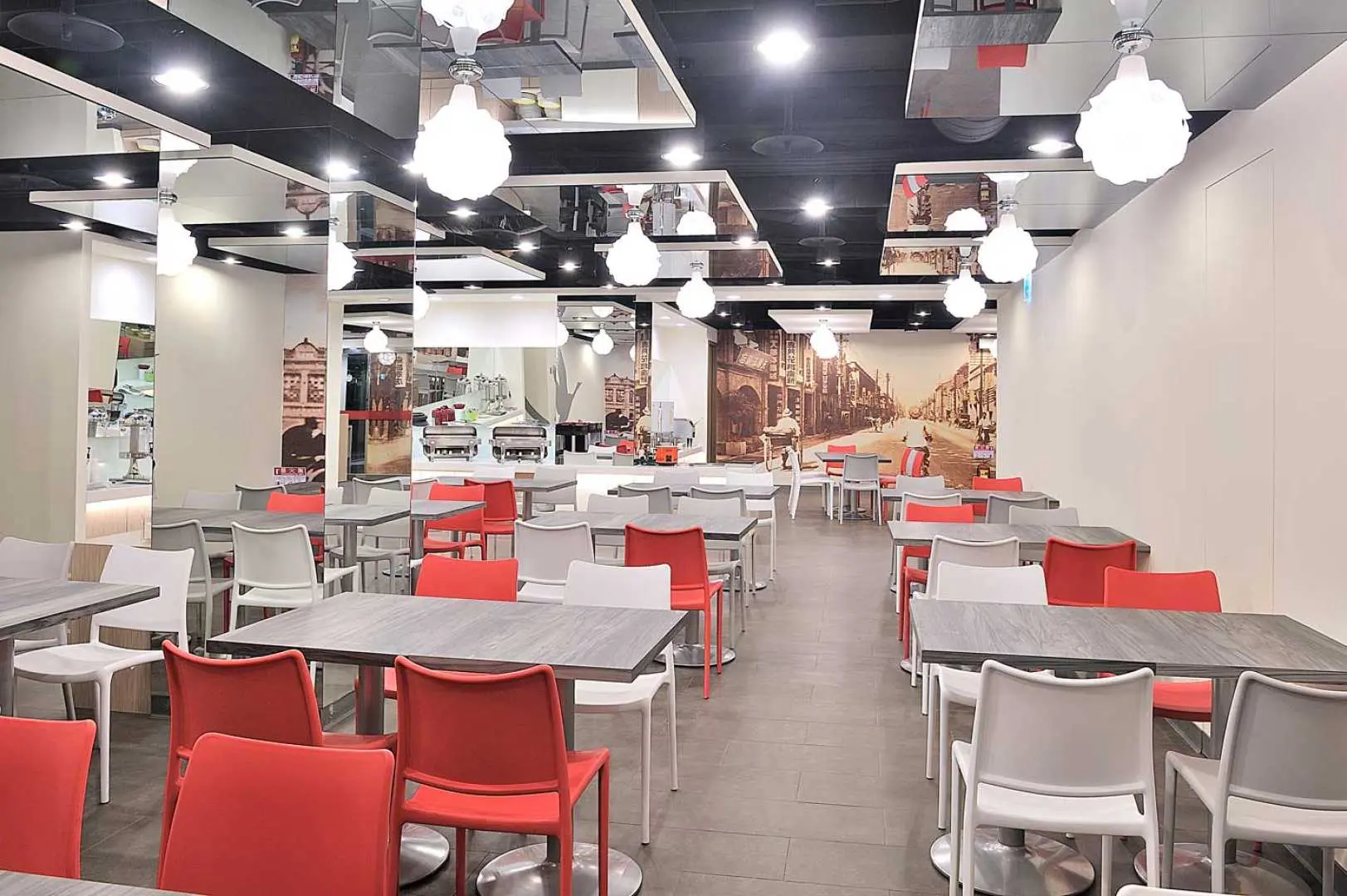 Chinese and Western style buffet breakfast bar, delicious unlimited supply, give you a full day of energy and enjoyment