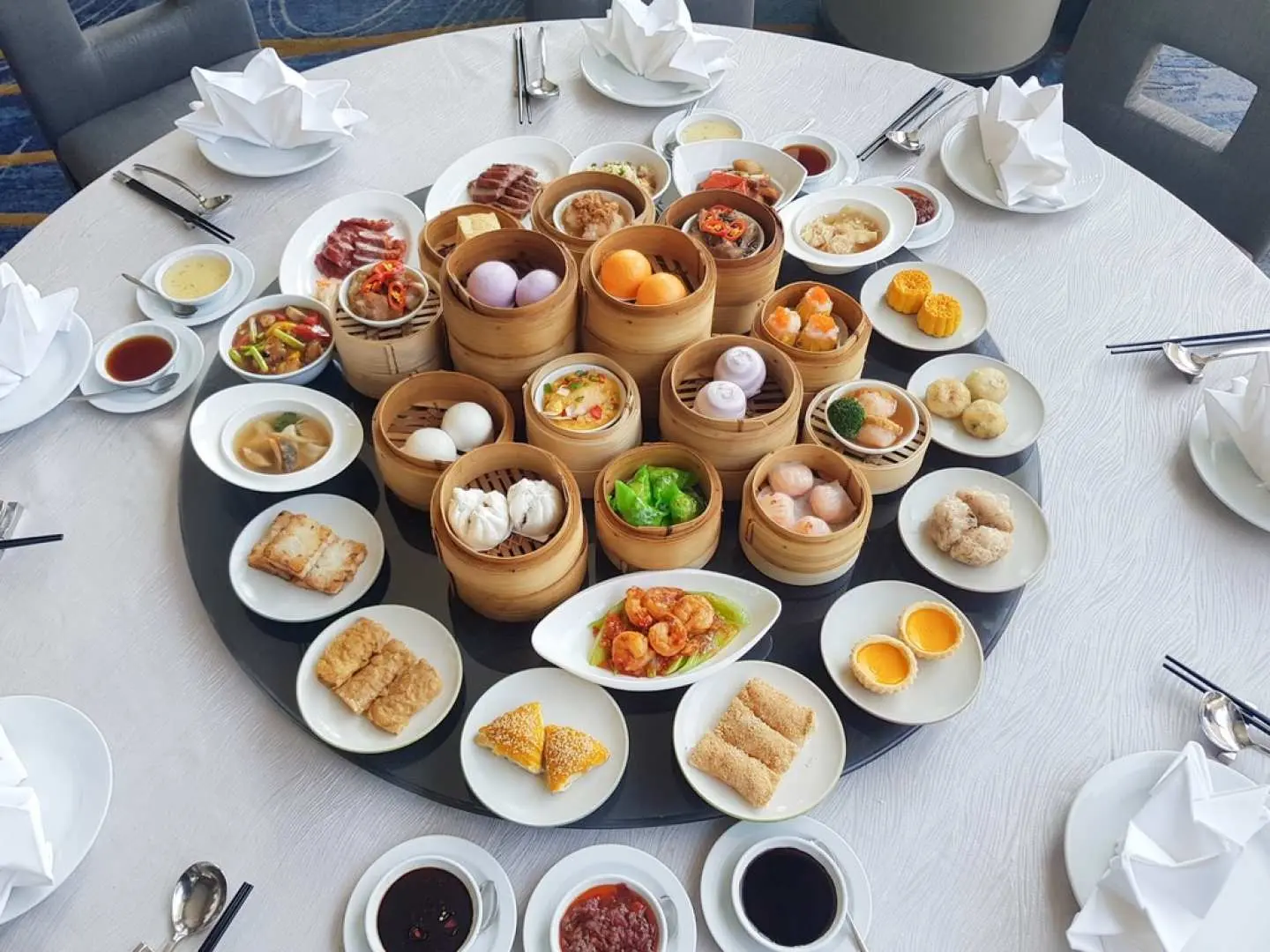 Have a relaxing lunch by the banks of the mighty Chao Phraya River for exquisite dim sums dishes in an all-you-can-eat buffet
