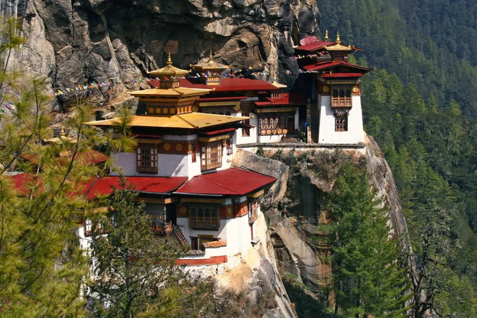 Experience a renowned Himalayan Buddhist sacred site and temple complex perched on the cliffs of Paro Valley. According to legend, Guru Rinpoche flew here from Tibet on a Tigress, his consort Yeshey Tshogyal, and meditated in a cave. His meditation resulted in eight manifestations, sanctifying the place and earning it the name Tiger's Nest