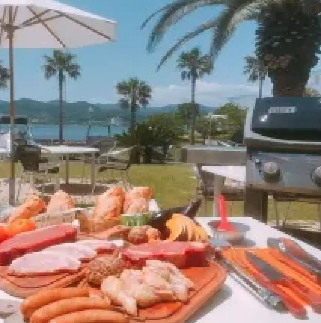 BBQのお手配料(1000円):ボリューム満点のアメリカンBBQダイニングです。マリーナ敷地内にありアクセス抜群。 ＜年中受付可＞