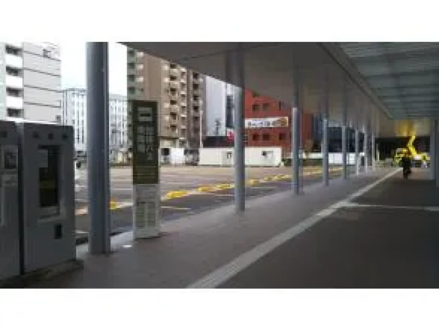 07:50
金沢駅港口（西口）団体バス乗降場　集合
