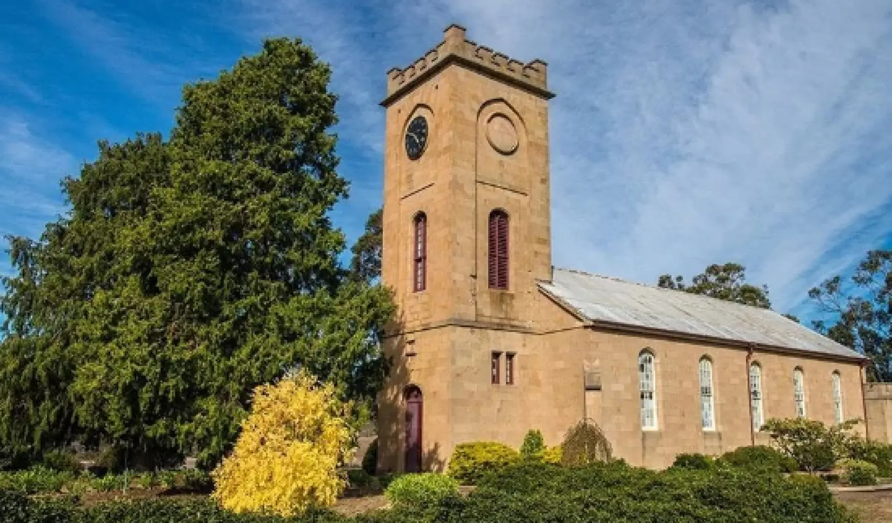 In the morning, we will first drive to the best-preserved town of Richmond in Australia, where you will visit Australia's earliest stone arch bridge built in 1823 and the Catholic church built in 1836. The old bakery and dessert shop in the town are also a good place for tourists. This is also the filming location of the Hong Kong movie "Once Again"