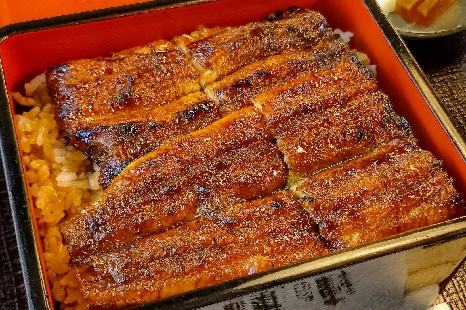 抵達三島鰻魚飯料亭，享用美味鰻魚飯（停留約60-70分鐘）