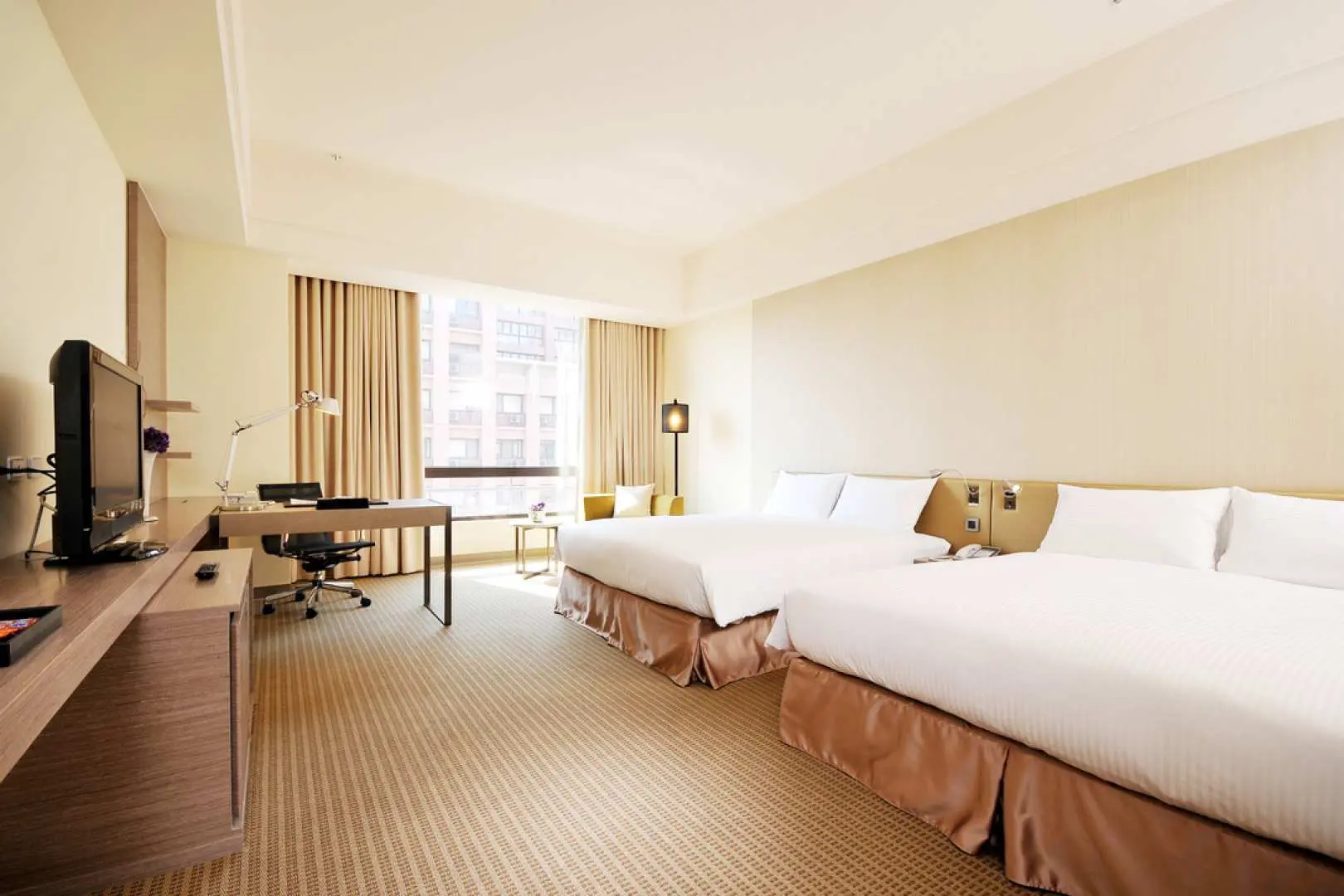Deluxe Twin Room | 2 Queen Beds