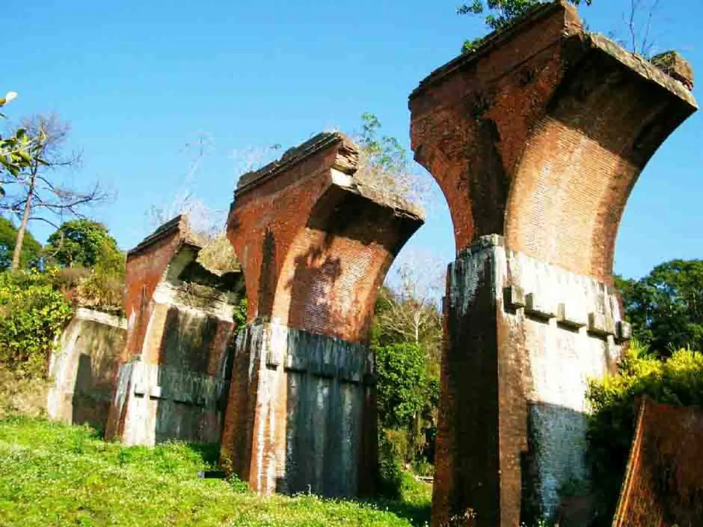 Longteng Broken Bridge