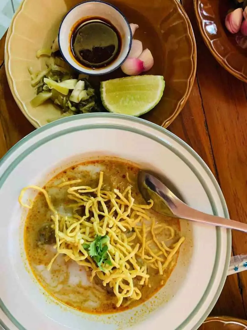 享用泰北特色咖哩麵 Khao Soi