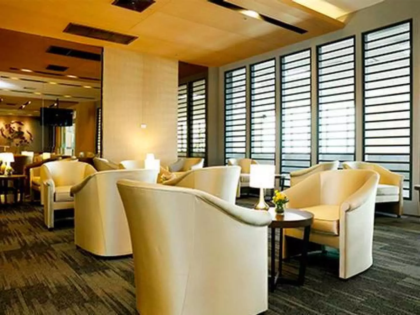 Bangkok Miracle Lounge Ticket - Suvarnabhumi Airport (BKK)/ Don Mueang Airport (DMK)