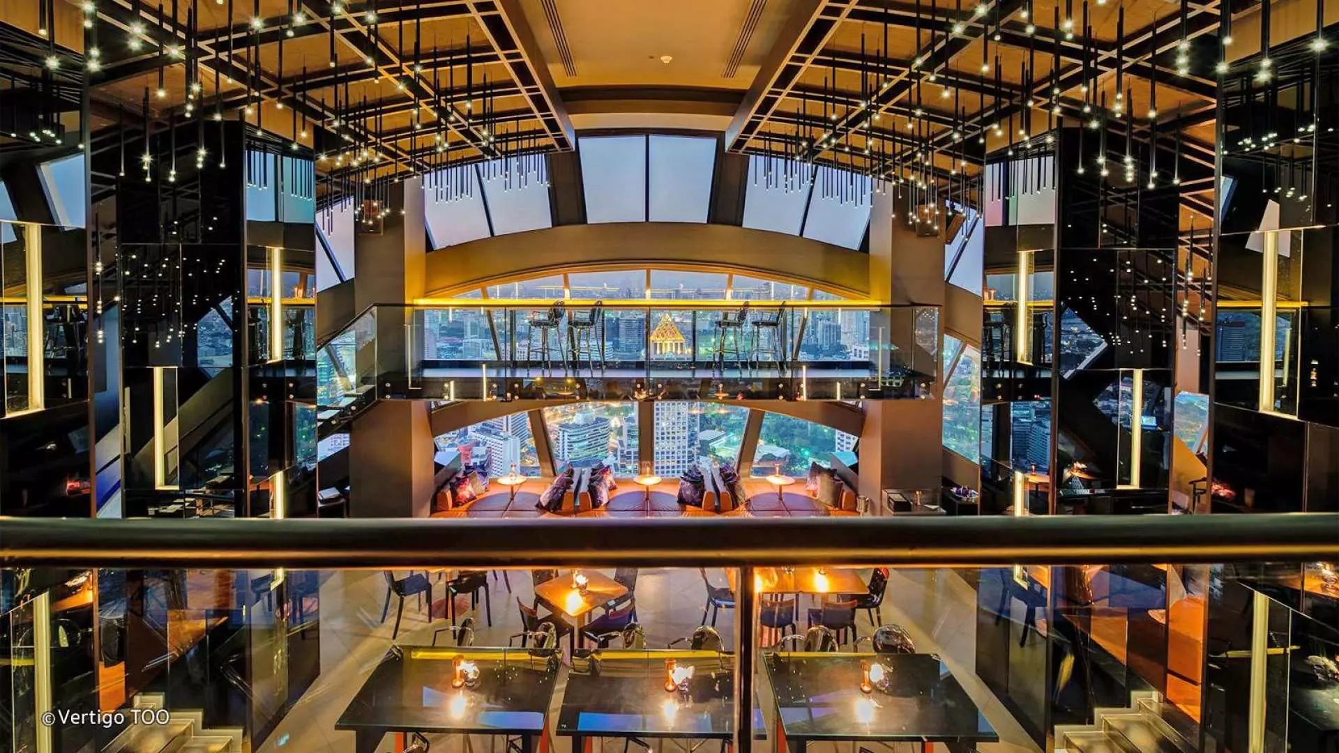 步入奢華的Vertigo TOO空中酒吧