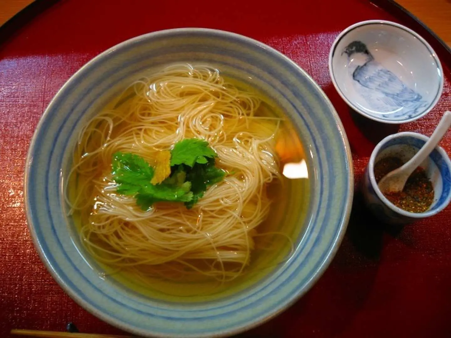採用比叡山天然地下水烹調而成的天然高湯料理