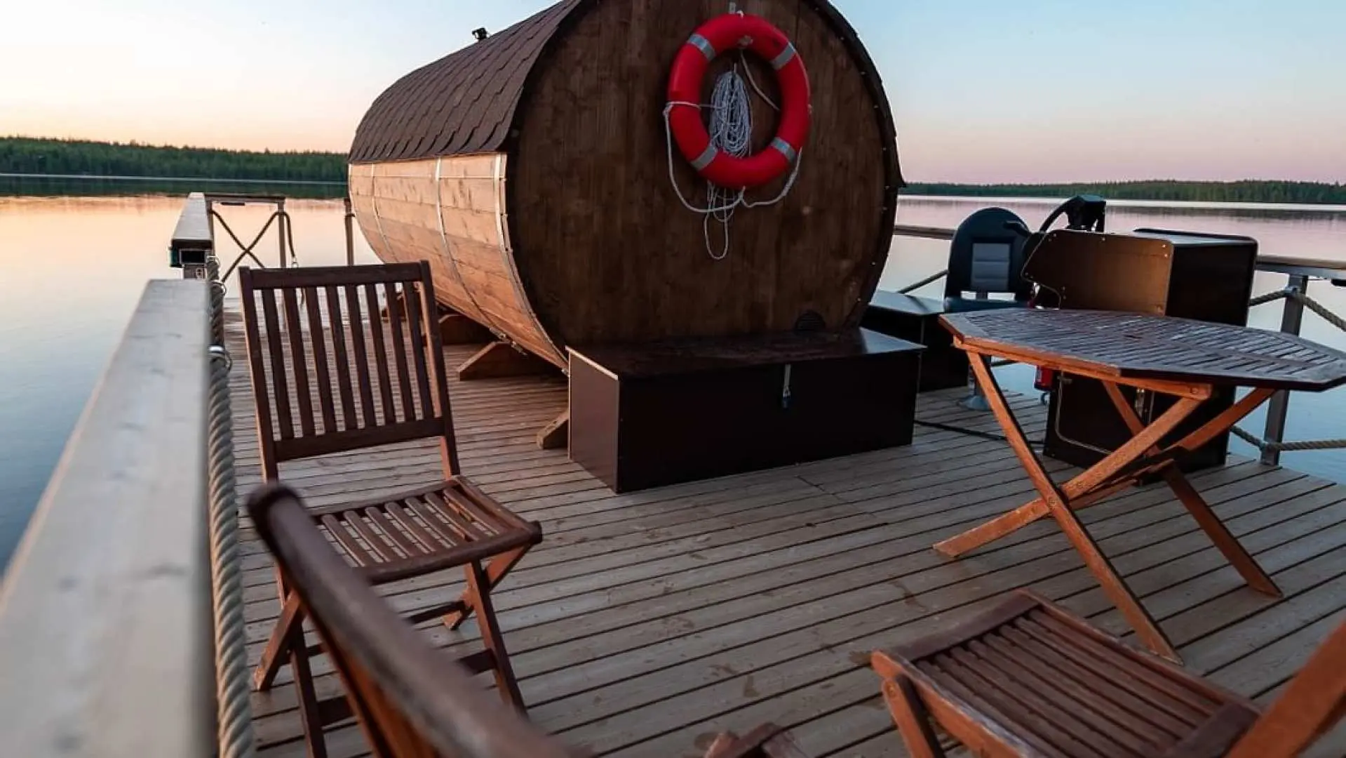 Traditional Finnish Sauna Boat & Lake Swimming | Lapland