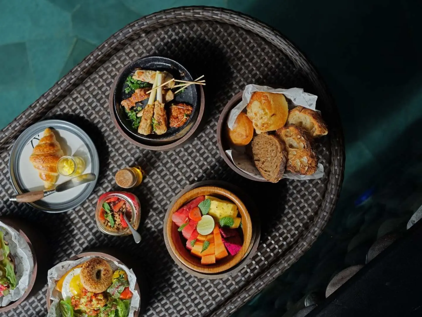 tray of breakfast
