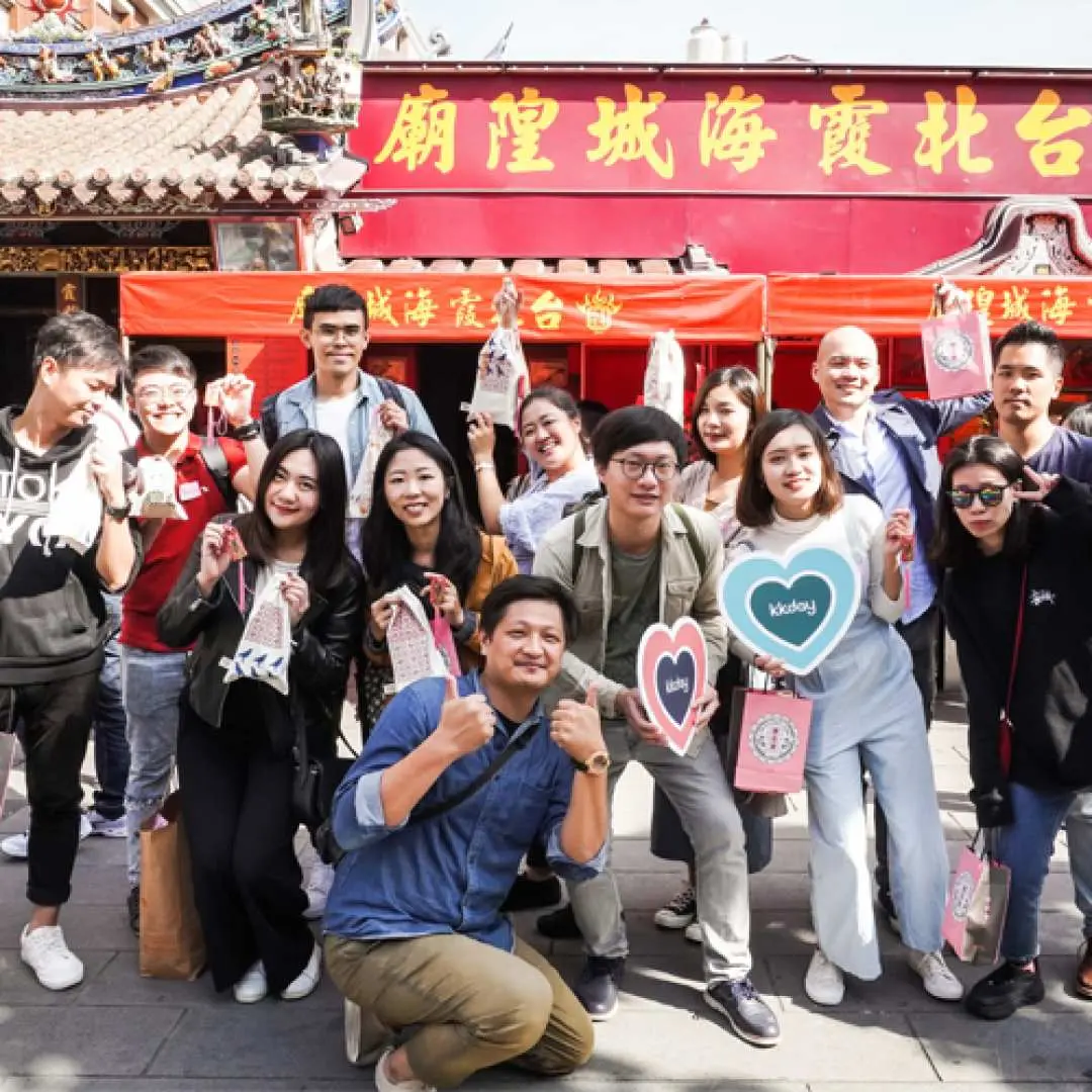 Say your prayers to the Taiwanese traditional matchmaker god - Yue Lao
