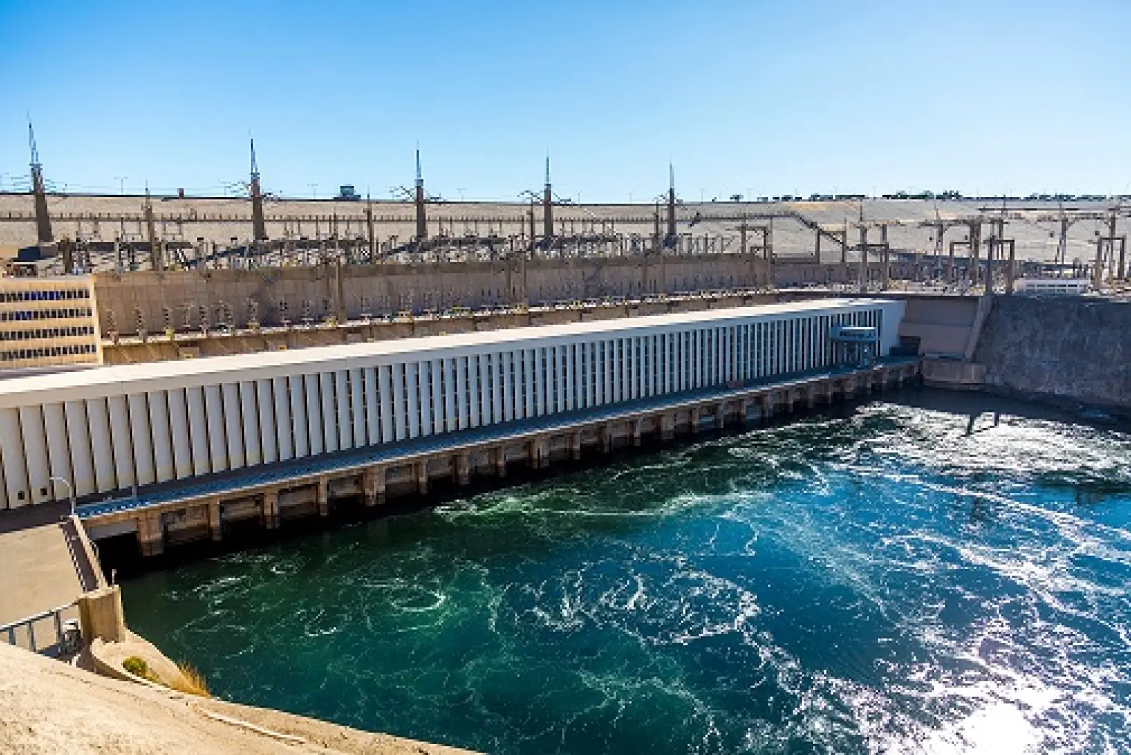 【亞斯文〉照●亞斯文大壩Aswan Dam〉入●阿拉伯風帆船Felucca】
