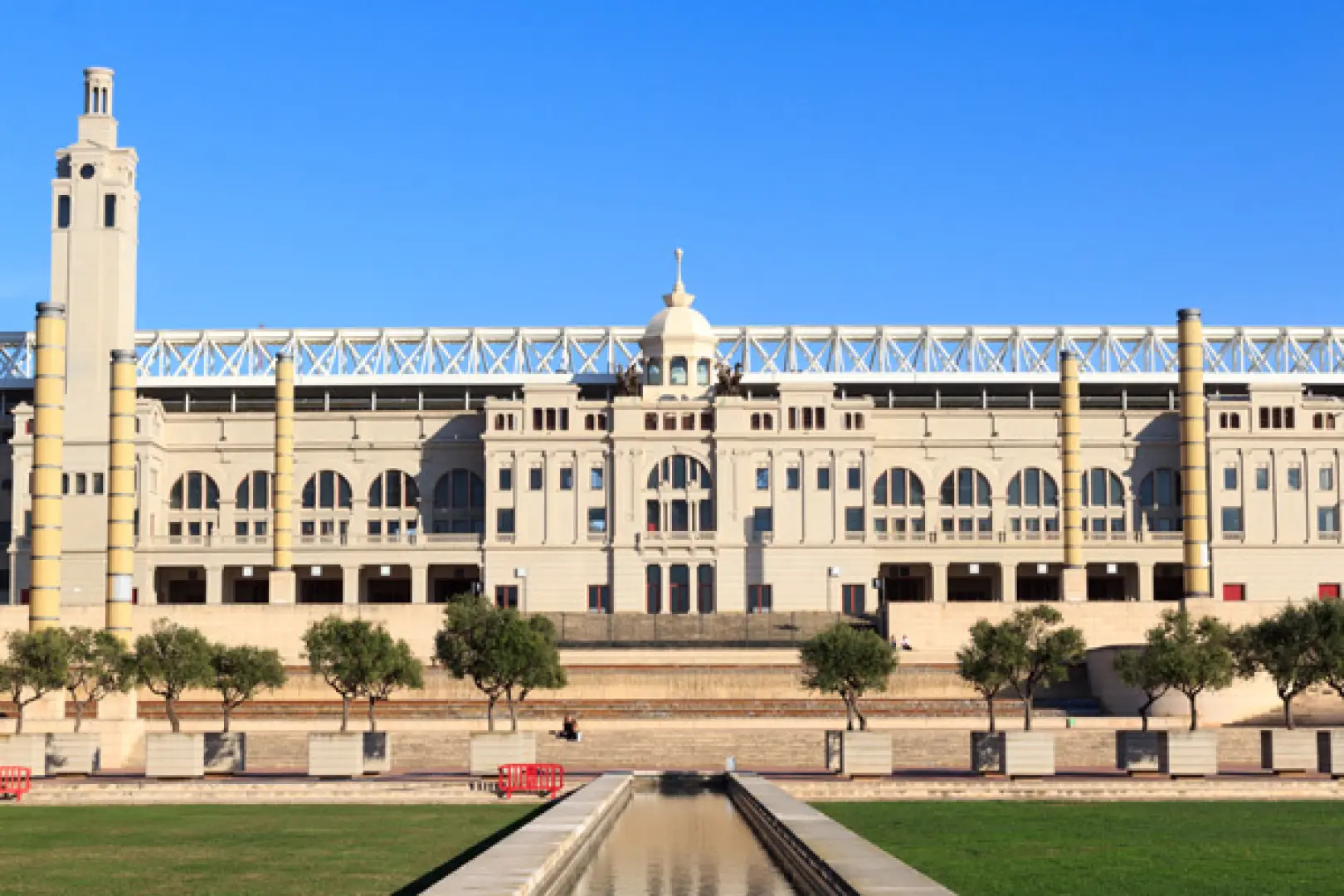 【巴塞隆納〉照●蒙特惠克山丘Montjuïc〉照●1992年奧運會場Summer Olympics Stadium〉巴塞隆納／杜拜(飛行約6小時55分鐘)】