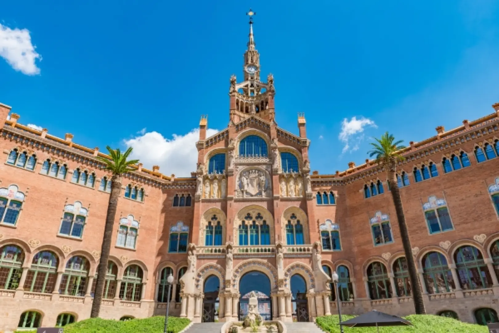 【巴塞隆納〉入●巴塞隆納景觀塔Mirador Torre Glòries〉入●聖家堂Sagrada Família〉入●聖保羅十字醫院Recinte Modernista de Sant Pau】