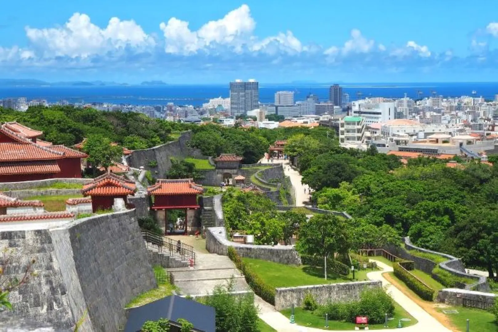 【沖繩〉照●琉球王朝古蹟(守禮門、首里城外城)〉入●永旺夢樂城沖繩來客夢 AEON MALL〉那霸空港／桃園】
