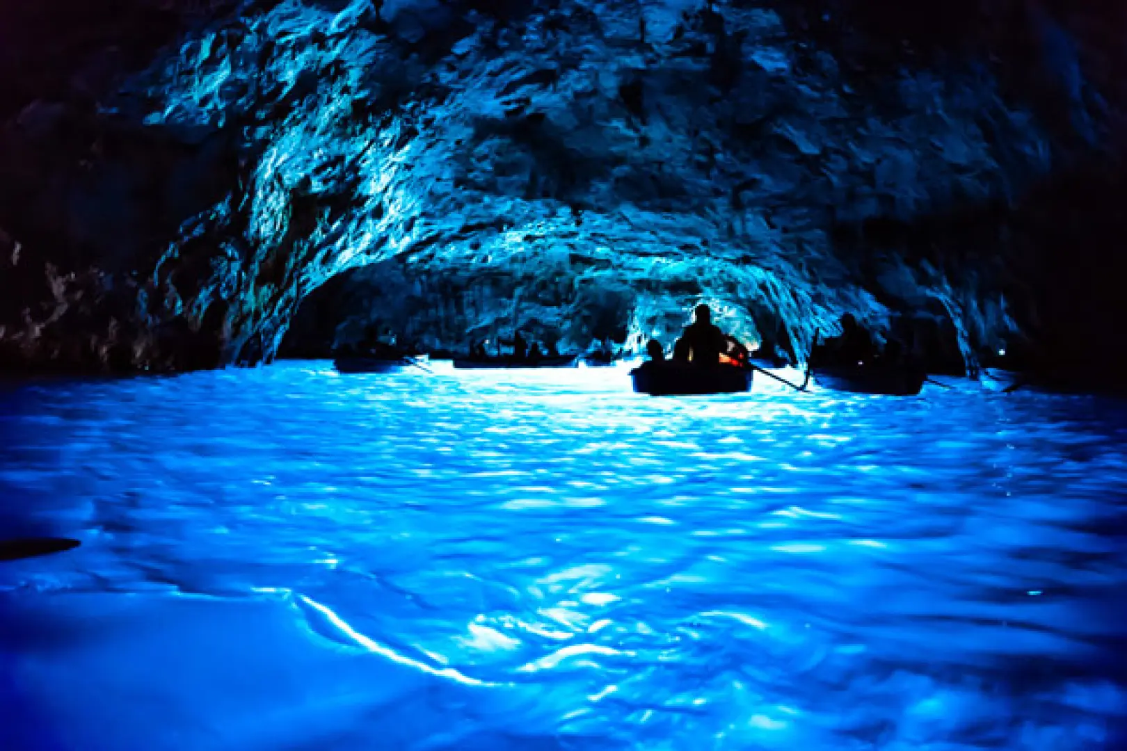 【蘇連多(水翼船)〉照●卡布里島Isola di Capri〉入●藍洞Grotta Azzurra〉卡布里島(水翼船)〉拿坡里Naples〉227公里〉羅馬】