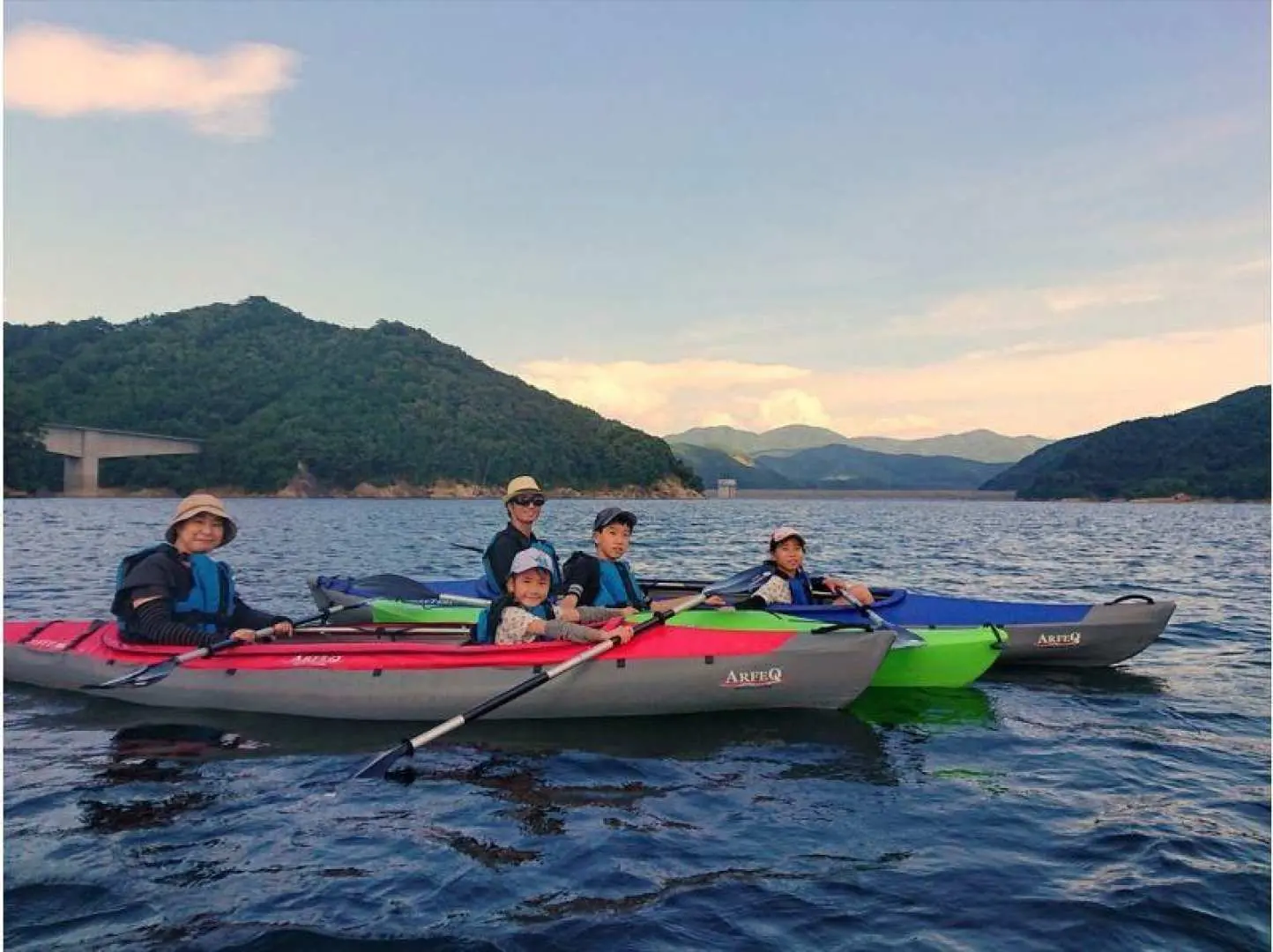 A vast sky and lake. Tour across the expansive lake with your guide.