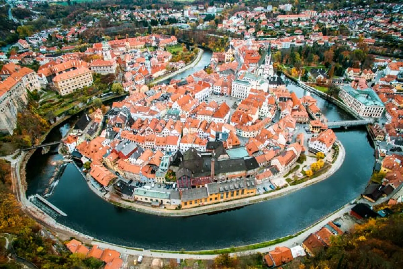 【薩爾茲堡〉37公里〉照●國王湖Königssee〉235公里〉契斯科庫倫洛夫Český Krumlov】