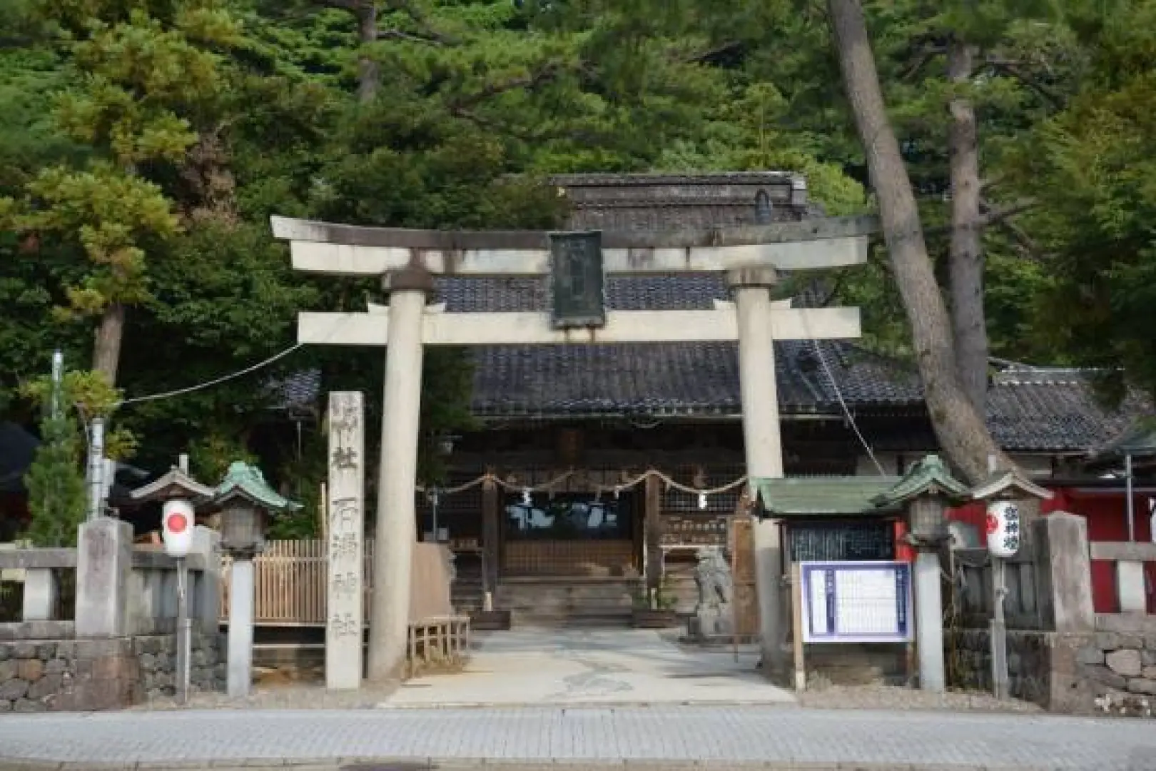 【入●桃園國際機場／小松機場〉入●金澤最古老神社－石浦神社〉入●卯辰山公園～花菖蒲園、觀景台〉入●日本三大名園－兼六園】