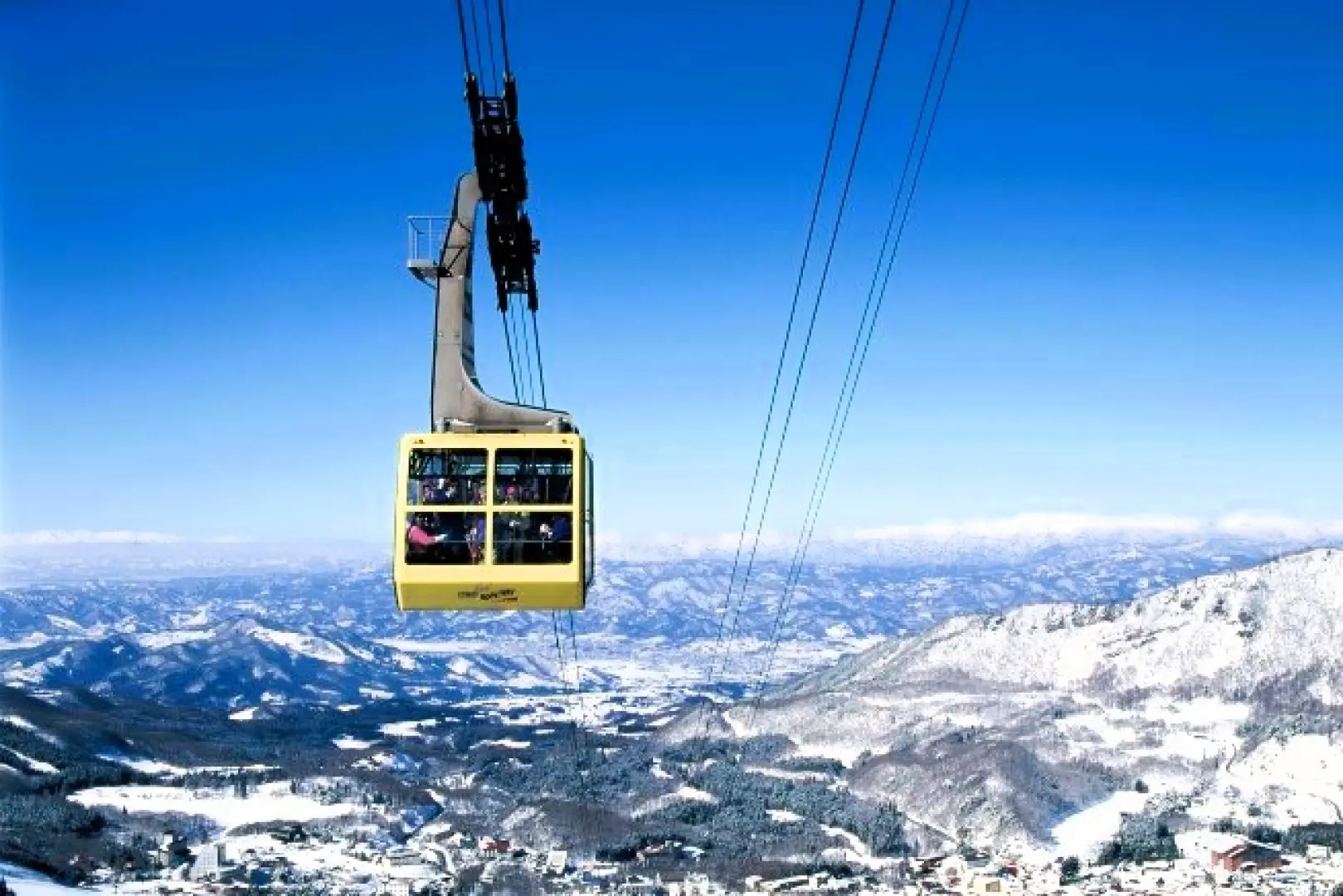 【入●藏王中央纜車(冬季限定霧淞雪景)〉入●銀山溫泉街散策、自由享受足湯】