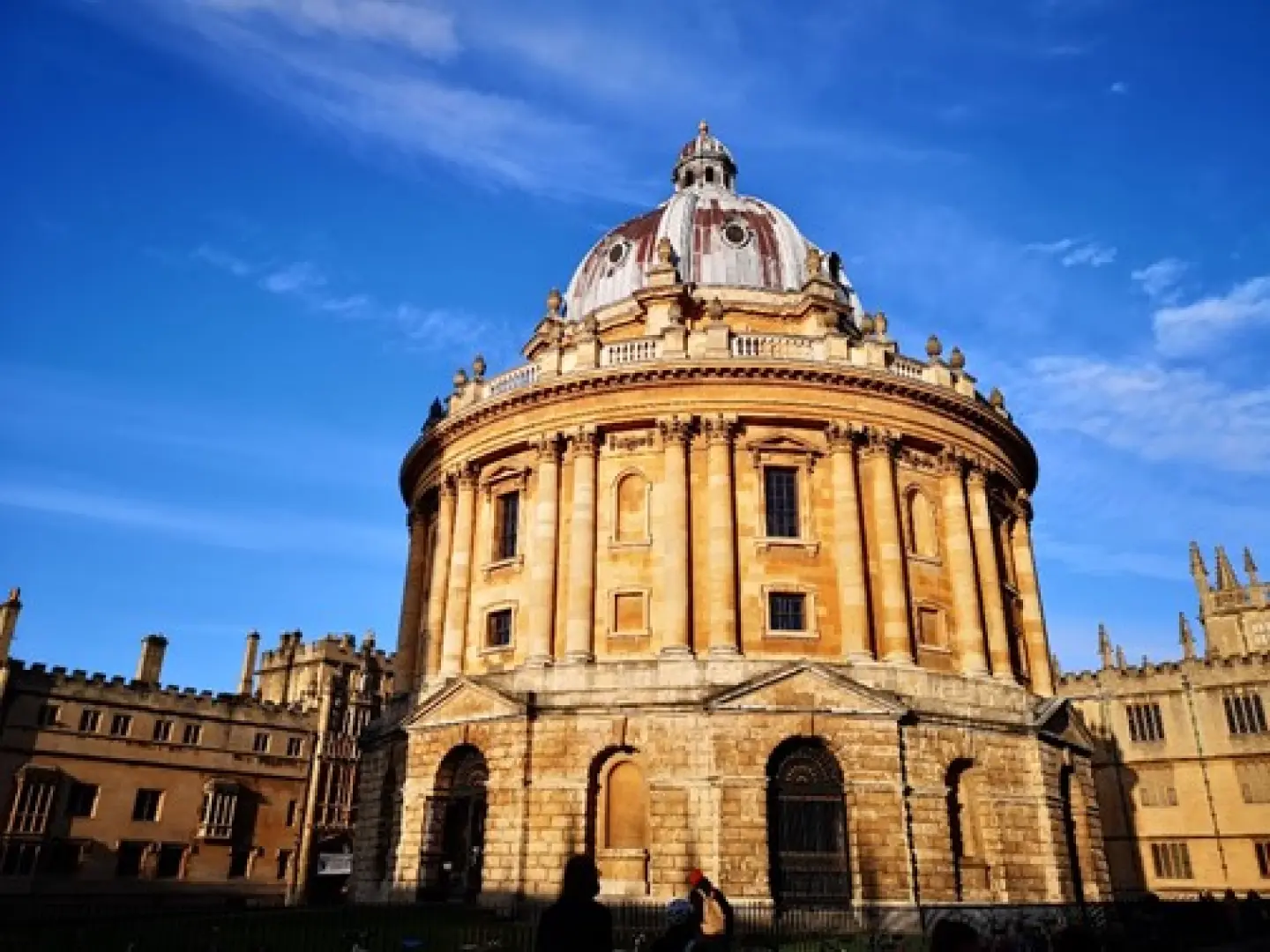 【倫敦〉73公里〉牛津Oxford〉照●牛津大學University of Oxford〉照●波德里安圖書館Bodleian Library〉照●基督教堂學院Christ Church〉67公里〉入●溫莎古堡Windsor Castle〉倫敦】