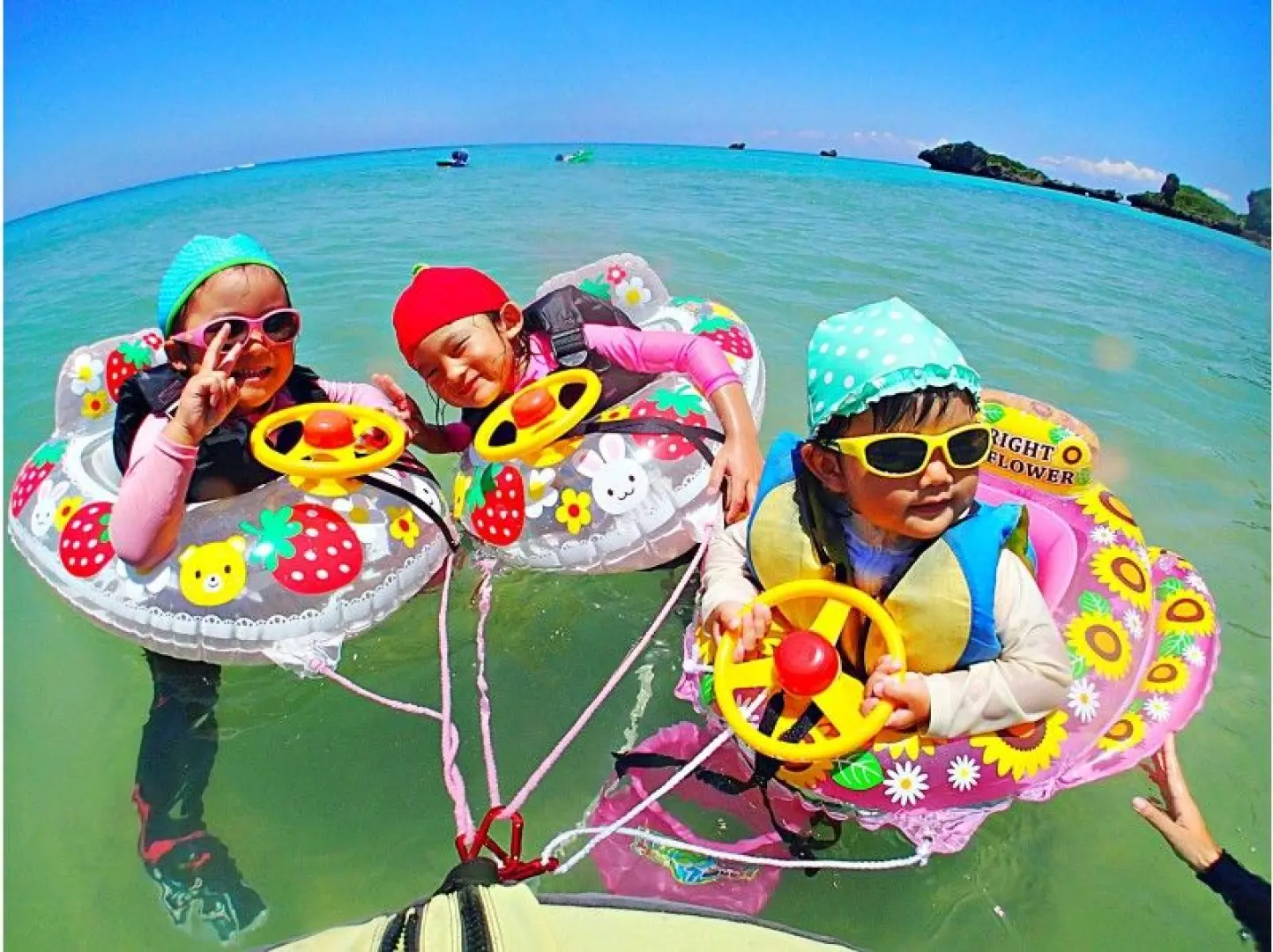 ちびっ子浮き輪！。ちびっこ浮き輪で子供たちも大喜び！