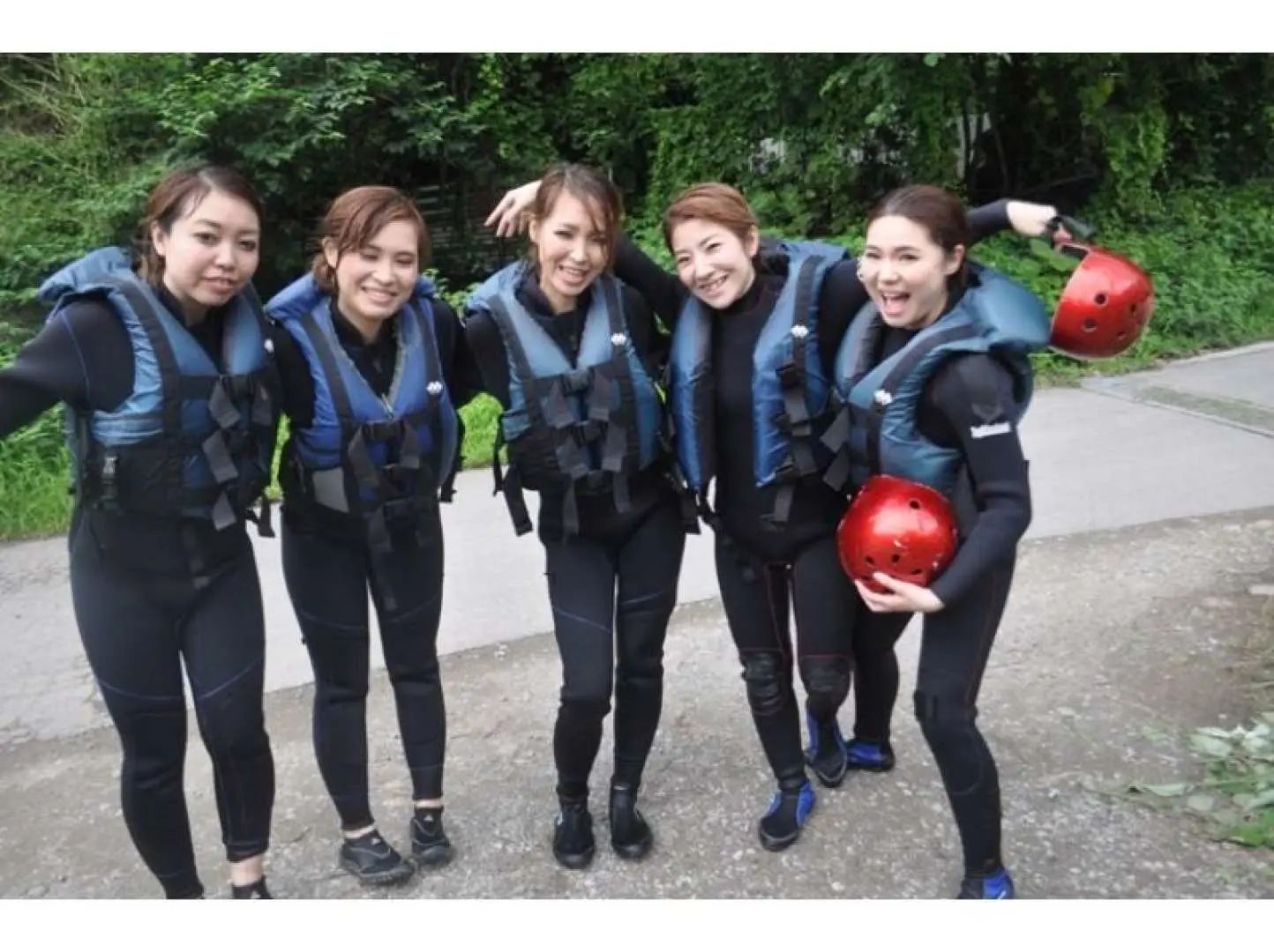 Let's go back to the base and say hi cheese (^^♪. Did you have fun? 
Thank you for your hard work~♪ 
There are photos from the tour, so if you like what you see in the slideshow, you can purchase them!