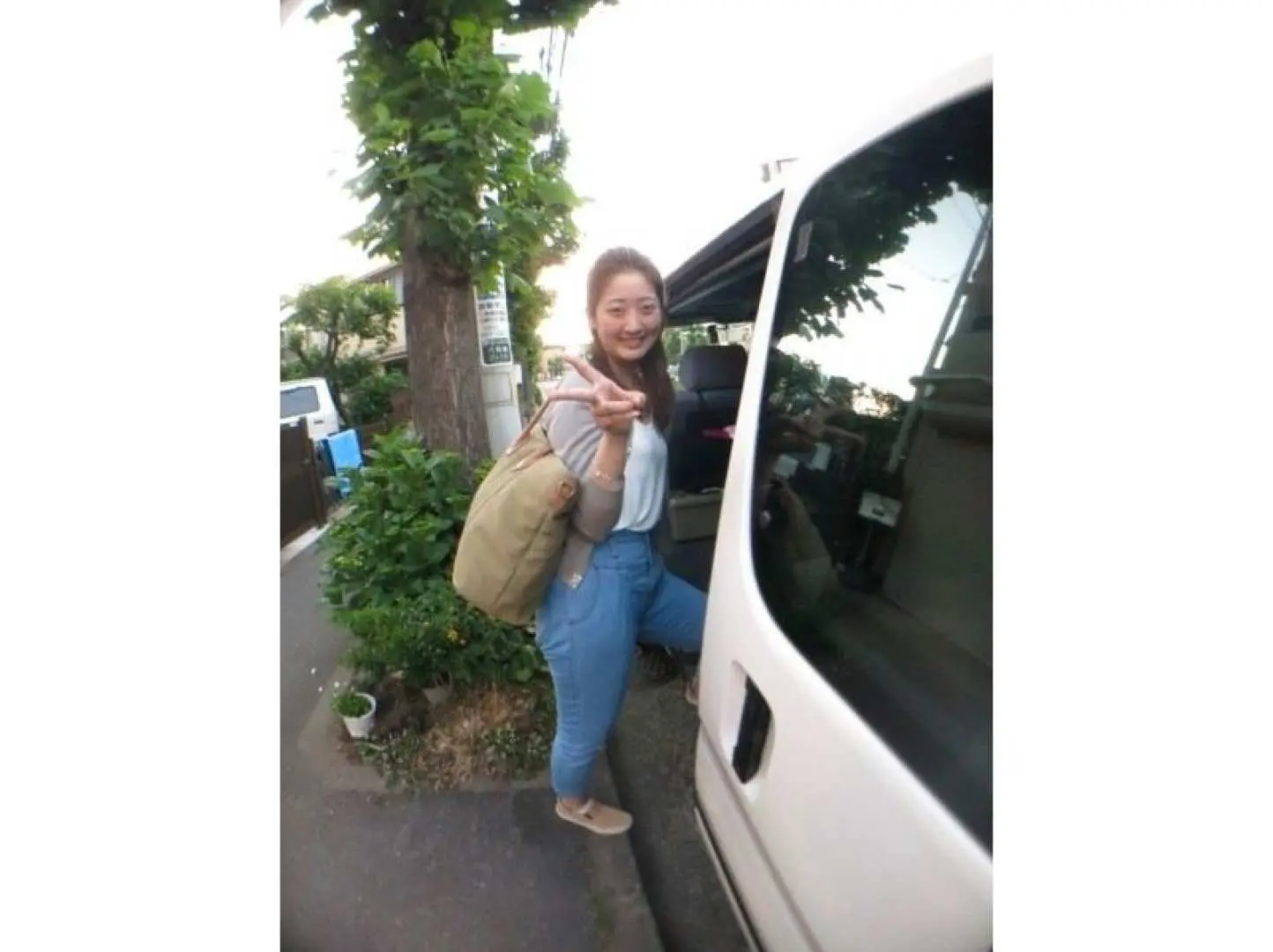 Please meet at Yokohama Station or Hakuraku Station.
Our staff will take you to the tour site in a tour vehicle.
We will take breaks every hour, so even those who are not good at driving need not worry.
