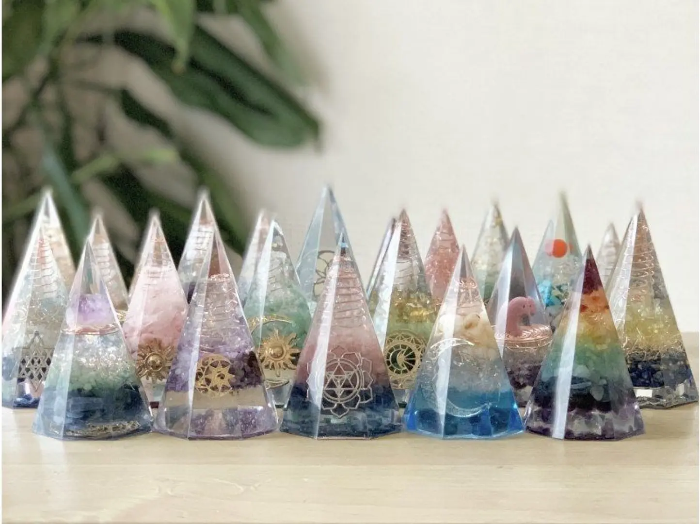 Orgonite Session: 4:00 PM - 1. What is orgonite? A brief explanation (5 minutes)
2. Decide what kind of orgonite you want (color, etc.) (10 minutes)
3. Choose what to put inside the orgonite (pebbles, charms, etc.) (10 minutes)
4. Make your own (we will discuss each step as we go) (60 minutes)
5. Tea time (let's share our thoughts on the experience) (10 minutes)
