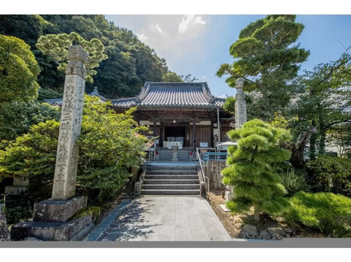 【上午範例】會議時間：9:50
10:00 寺廟庭院遊覽（30分鐘）
10:30 觀賞滑動式屏書法（10分鐘）
10:40 冥想體驗「賞月」（30分鐘）
11:10 選擇一個幸運符（10分鐘）
11:20解散