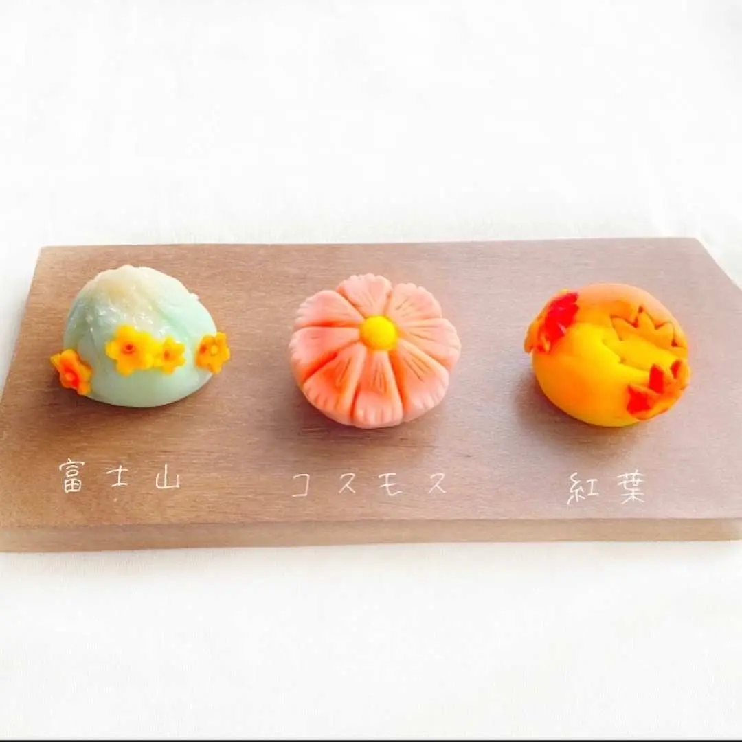 Your beautiful Japanese sweets are complete! (The motif may change depending on the season.)