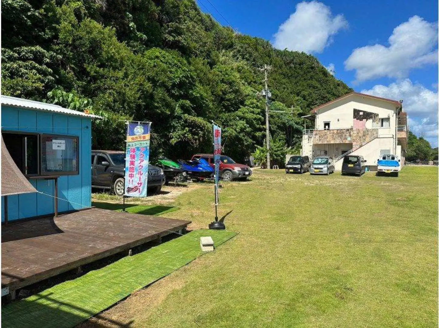 Free parking is available. The reception is located in the blue building at the back of the hotel.

Free parking is available.

Please arrive 10 minutes before your reservation.

Upon arrival, please park your car and come to the reception.

We would appreciate it if you could come dressed in swimwear or clothing that can get wet, as this will allow us to assist you more smoothly.