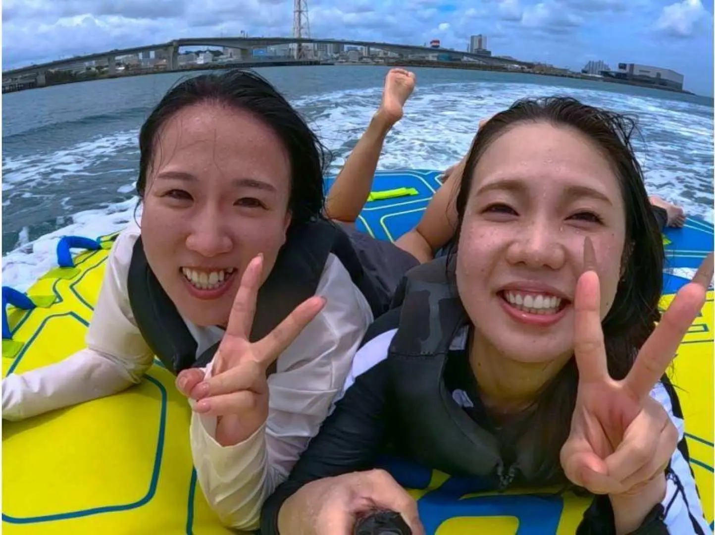 プランに合わせて♪。お客様のご希望やレベルに合わせて、あなただけの特別な海遊びプランをご案内しています♪
「思いっきりアクティブに遊びたい！」「写真映えする体験がしたい！」「ゆったり沖縄の海を楽しみたい！」など、楽しみ方は自由自在！

フライボード・ウェイクボード・バナナボート・シュノーケリングなど、人気のマリンアクティビティを多数ご用意しておりますので、初心者の方から経験者の方まで大歓迎です♪
スタッフが丁寧にサポートいたしますので、初めての方でも安心してご参加いただけます♪