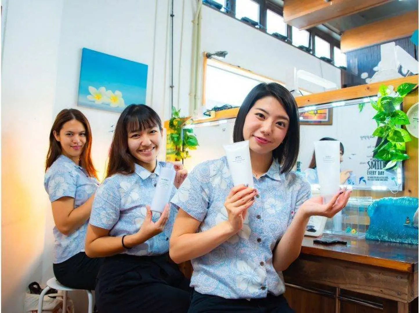 5.冒険の思い出を、みんなでシェア。ツアー中にガイドが撮影したお写真は、当日中にLINEやエアドロップなどでお送りいたします。冒険の思い出を、ぜひSNSでシェアしてくださいね！冒険島をご利用頂きまして、誠にありがとうございました。 お疲れ様でした。
