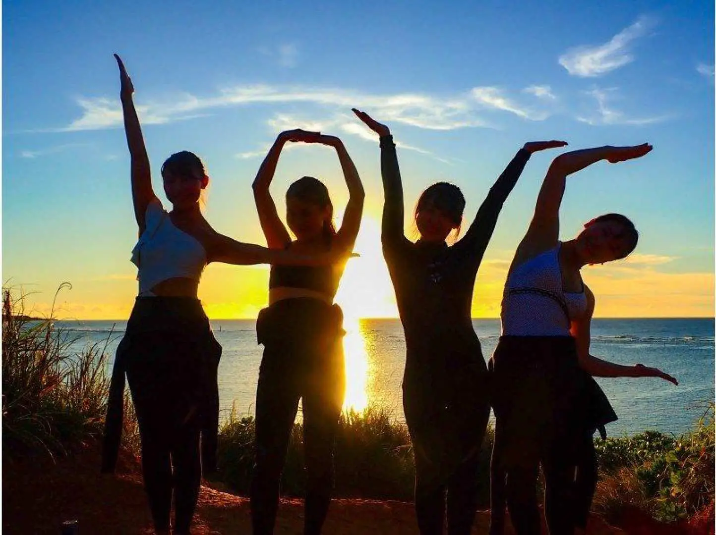 3.サンセットタイム。夕日をバックに、インスタ映え写真に挑戦！ 刻々と変化する夕焼けをバックに、思い出の写真をたくさん撮りましょう。 SNS映えする、おしゃれな写真に挑戦してみませんか？ 友達や家族と、最高の思い出をシェアしましょう