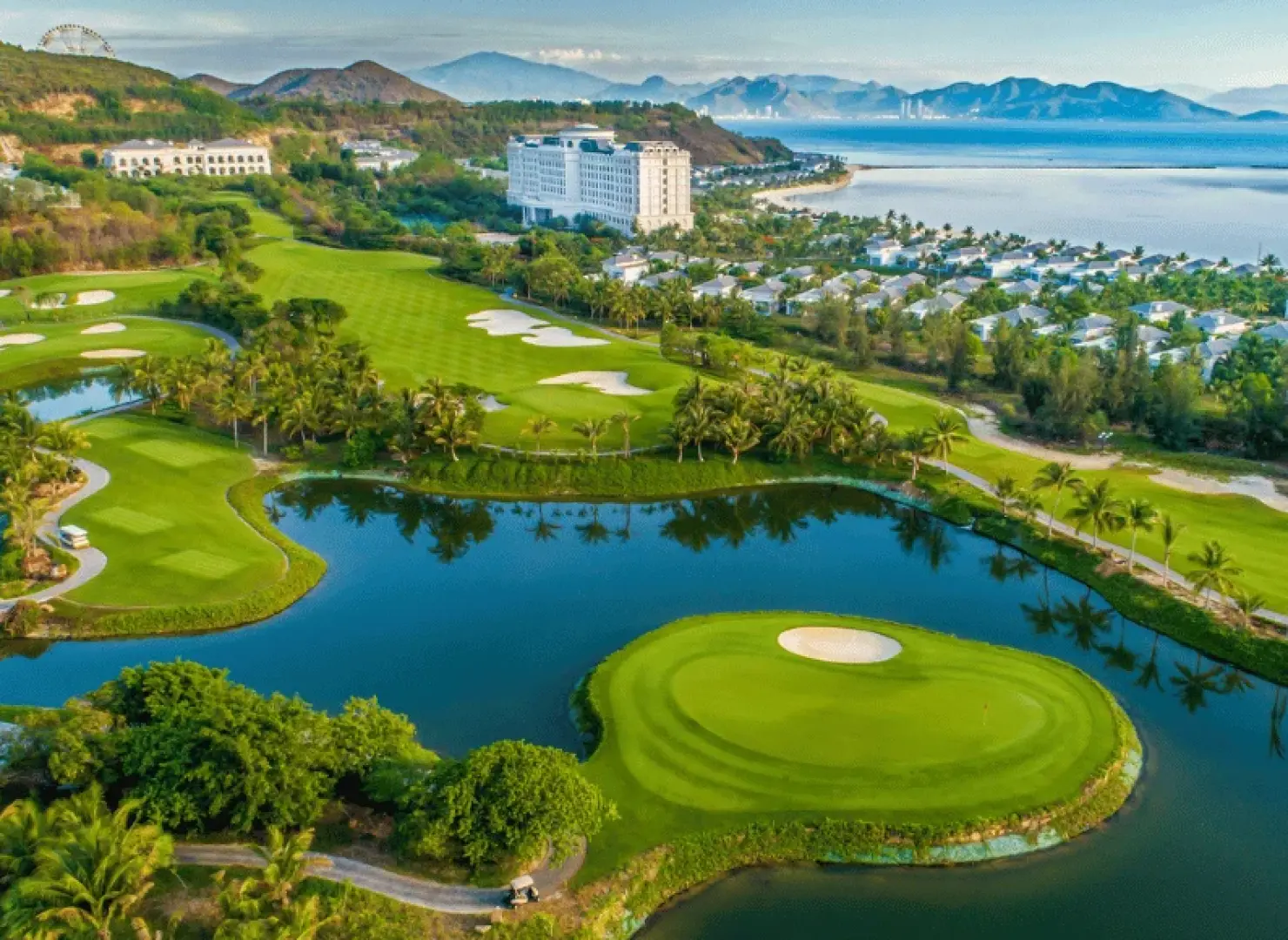 Transfer to the golf course after breakfast at the resort.

⛳ Vinpearl Nha Trang GC 18-hole round ※ Includes cart fee for 2 people + caddie fee per person

Transfer to the resort after the round, individual rest and free time