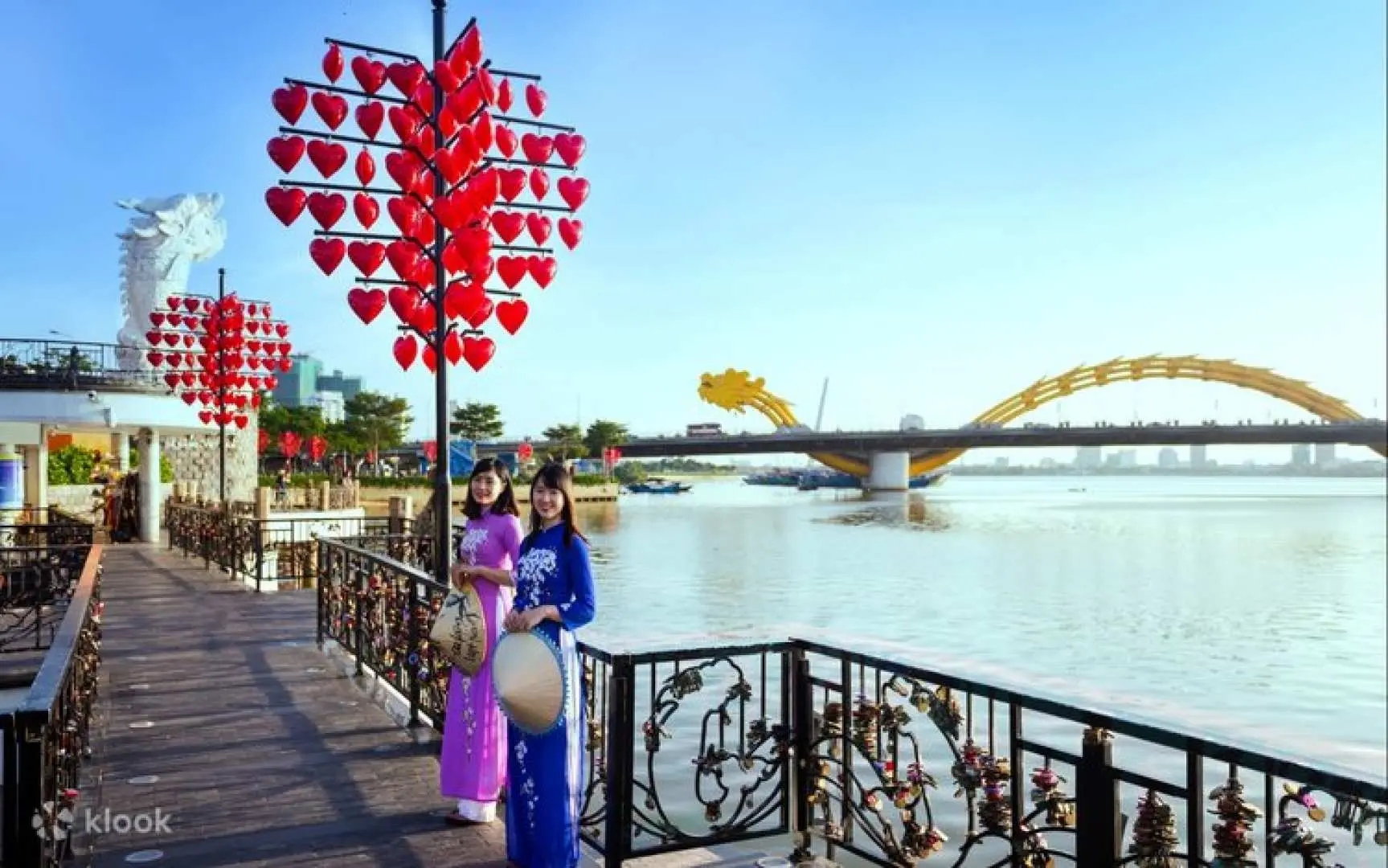 Visit the Carp–Dragon Statue at the riverside, inspired by Vietnamese legends and offering a picturesque setting overlooking the Han River.