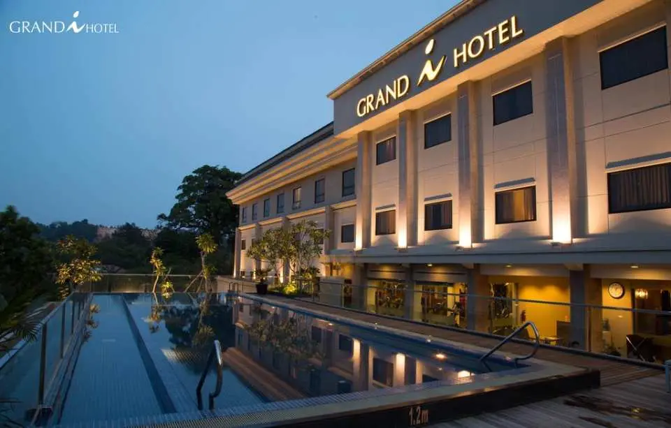 Impressive accommodations, impeccable service, and illustrious surroundings are only some of the reasons why I Hotel in Batam is a recipient of the 2013 Certificate of Excellence by TripAdvisor. The hotel is a convenient haven for daily and long-staying business travelers who are looking for the familiar comforts of a four-star establishment in this popular district.